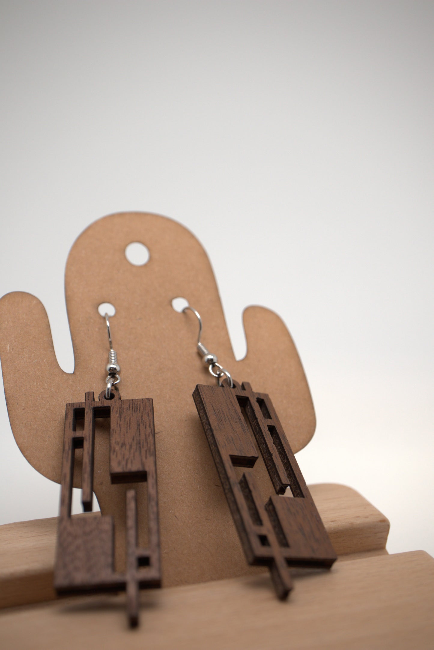šŖµ Labyrinth Line ā Walnut Wood Earrings