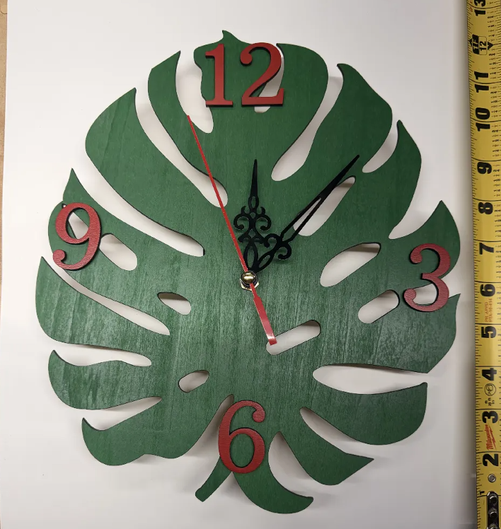 🌿 Monstera Leaf Clock – Forest Green & Deep Red Number Edition