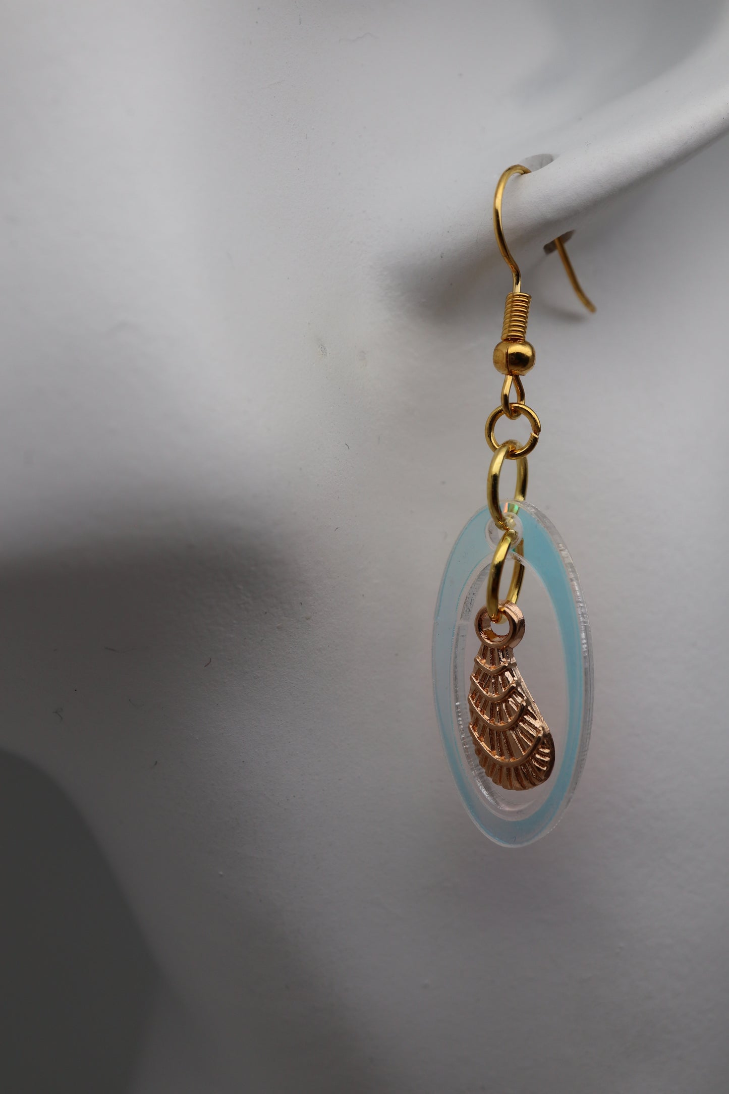 ✨🐚 StimCraft Iridescent Seashell Loop Earrings 🐚✨