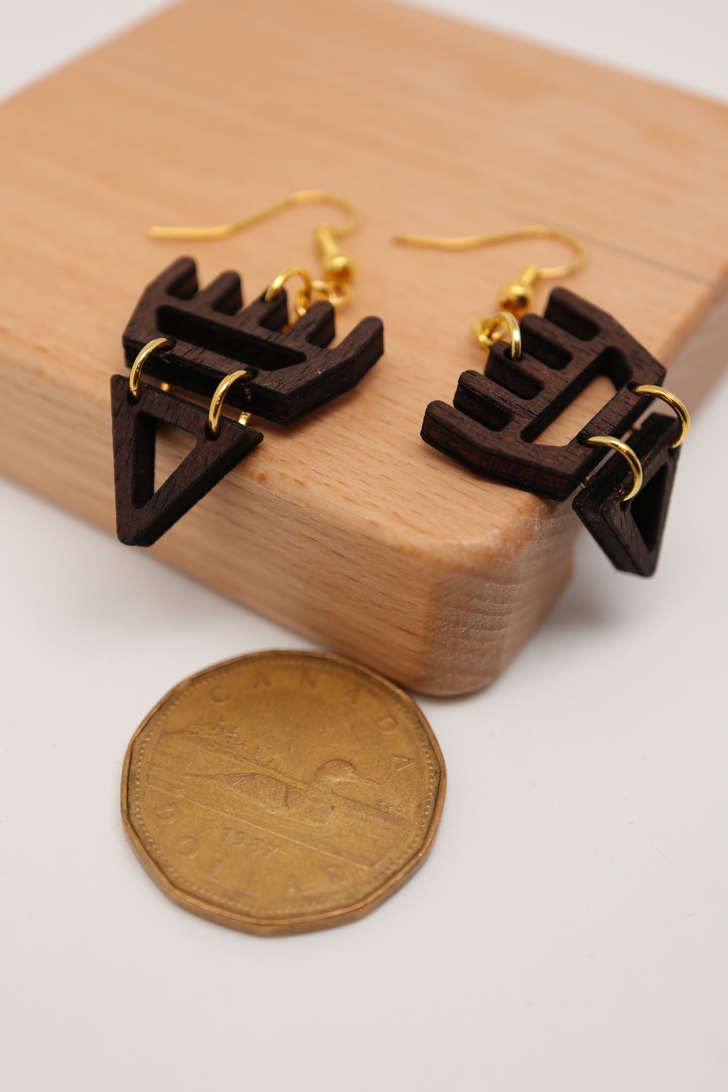 🐾 Bear səxʷsuxʷ – Laser-Cut Wood Earrings