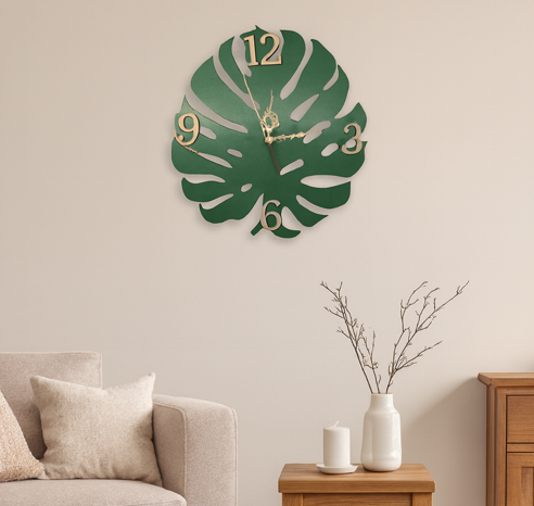 🌿 Monstera Leaf Clock – Vintage Gold Hands Edition w/ Light Woodgrain Numbers